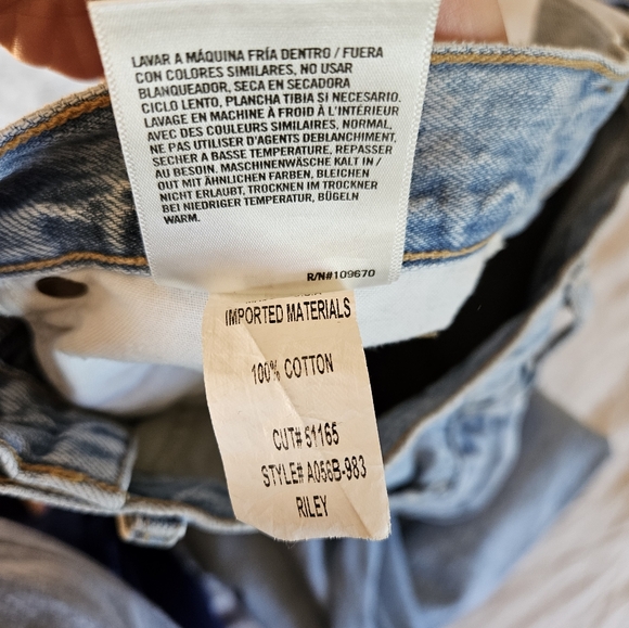 Agolde Riley Blue Distressed Jeans - Picture 7 of 8